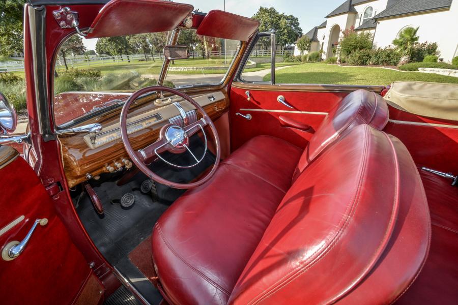 Ford V8 Super Deluxe Convertible Coupe 1941 года  (фото 2 из 16)